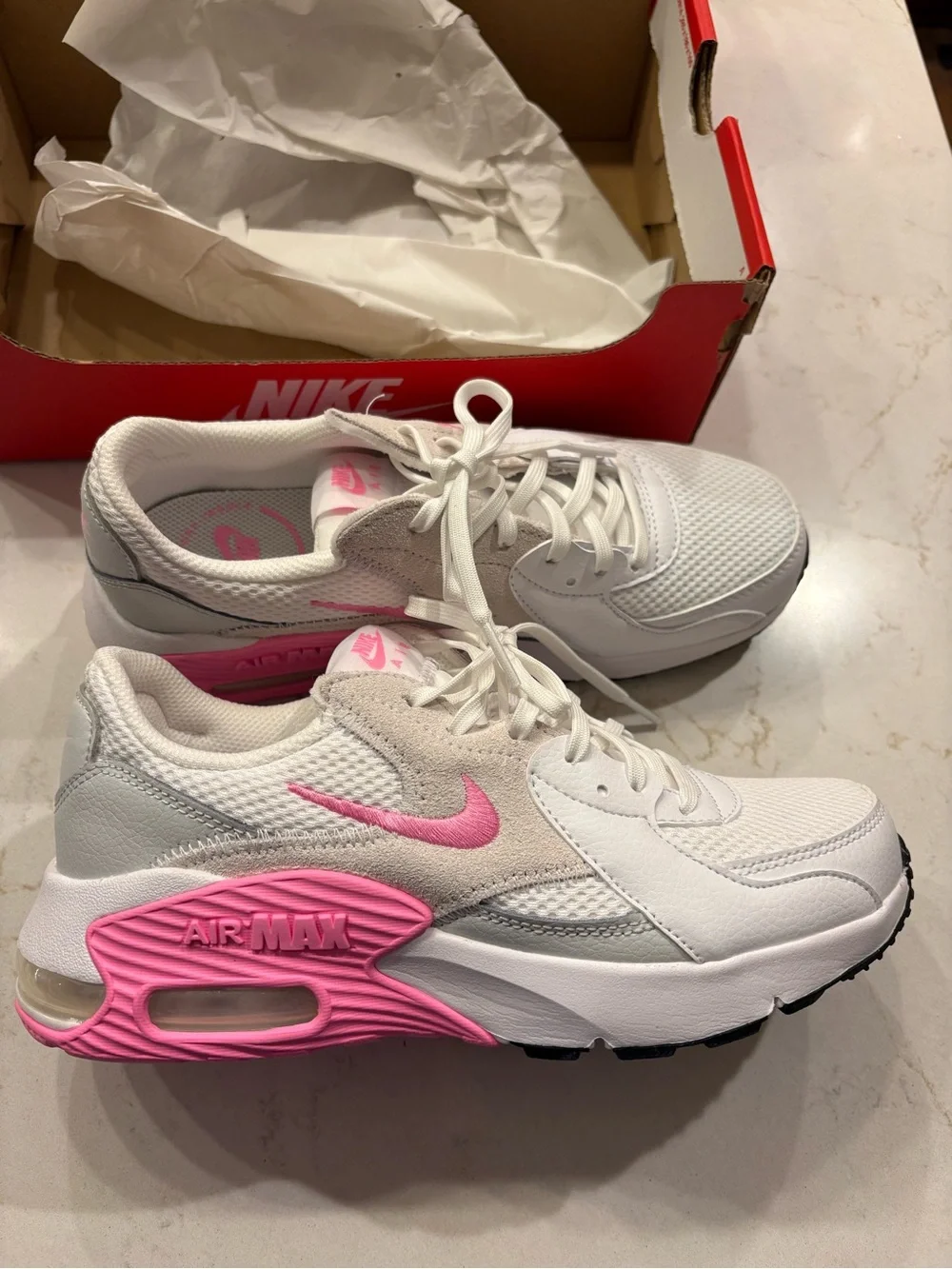🎉 New Nike Women’s Air Max Excee size 6.5